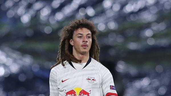 Leipzig's Welsh defender Ethan Ampadu controls the ball during the UEFA Champions League Group G football match between RB Leipzig and SL Benfica on November 27, 2019, in Leipzig, eastern Germany. (Photo by Ronny Hartmann / AFP) (Photo by RONNY HARTMANN/AFP via Getty Images)