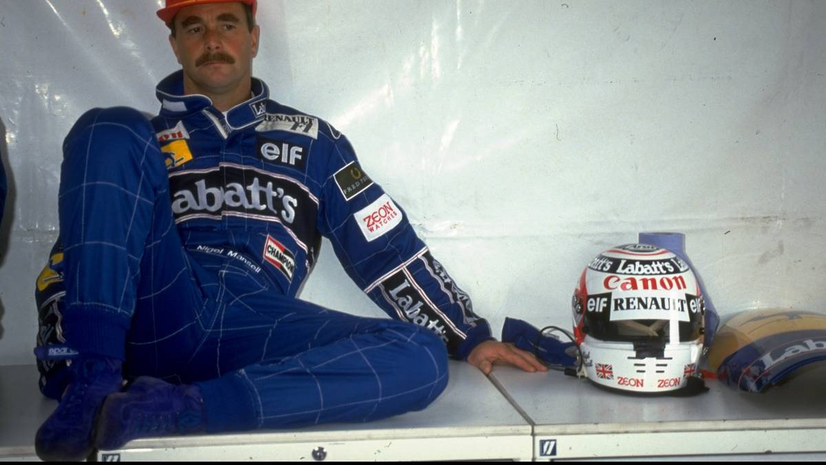PLATZ 4 - NIGEL MANSELL (1991, Montreal): Der Brite führt das Rennen in Kanada souverän an, als er auf der letzten Runde verlangsamt und den Zuschauern zuwinkt. Dies führt zu einem Elektronikausfall und Hydraulikproblem, welches die Gangschaltung blockiert. Wenige hundert Meter vor dem Ziel bleibt der Williams von Mansell stehen