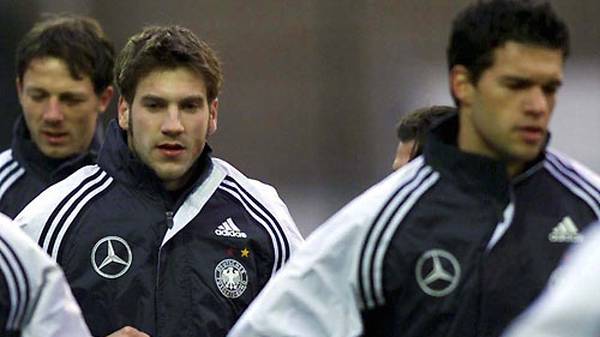 2001 feiert Frings sein Debüt im DFB-Team. Sein bester Kumpel in der Nationalmannschaft: Michael Ballack