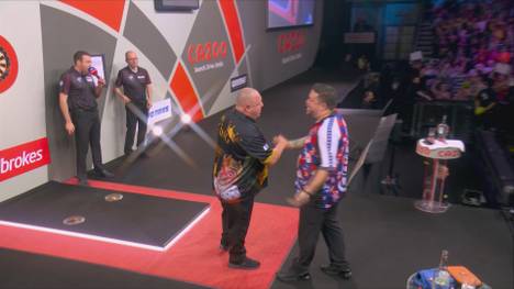 Mervyn King sieht lange wie der sichere Sieger aus ehe Danny Baggish zurückkommt und ausgleicht. Am Ende behält der Routinier aber die Überhand.