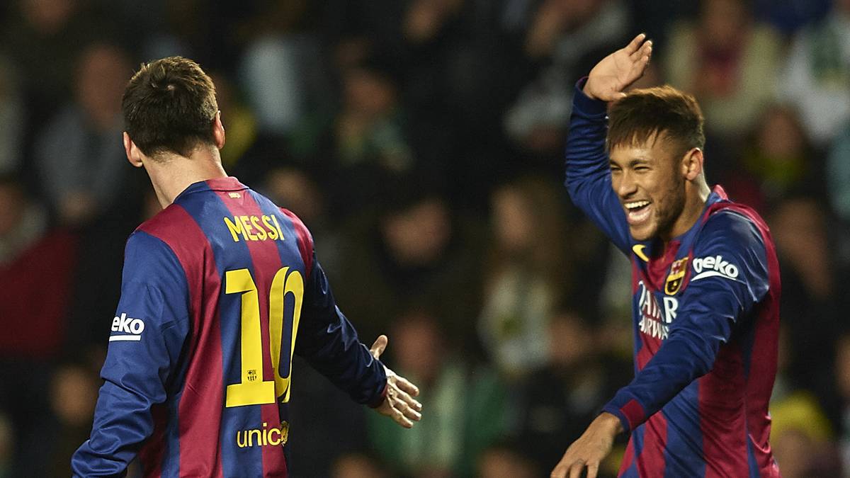 Lionel Messi und Neymar feiern Sieg des FC Barcelona