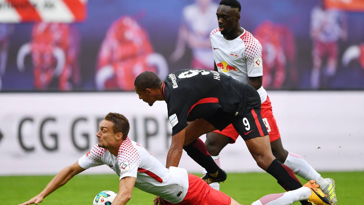 Mögliche Abgänge: Jean-Kevin Augustin kam in der letzten Saison nur selten zum Einsatz. Dementsprechend offen ist Leipzig auch für Angebote anderer Klubs. Ähnlich verhält es sich bei Linksverteidiger Marcelo Saracchi und Defensiv-Allrounder Stefan Ilsanker