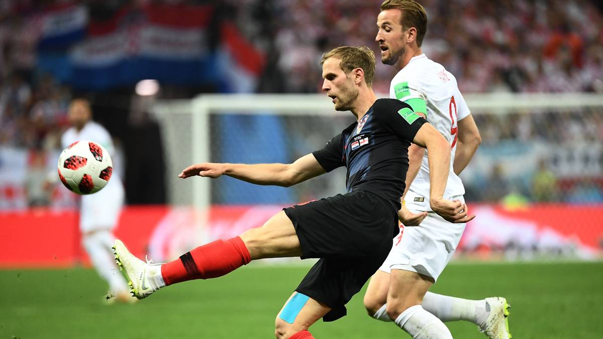 IVAN STRINIC (Kroatien): Führt in diesem Turnier einen körperlichen Abnutzungskampf. In erster Linie mit sich selbst. Verteidigt so lange heroisch auf seiner linken Seite, bis er geplagt von Krämpfen das Feld räumen muss. Kein Wunder bei den vielen Verlängerungen, die die Kroaten gespielt haben. Unentschieden - 5:3