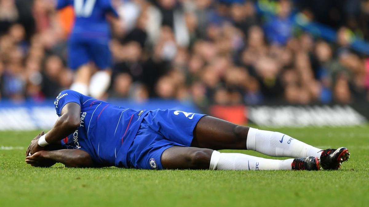 ANTONIO RÜDIGER: Der Nationalspieler vom FC Chelsea verpasste Ende des vergangenen Jahres 18 Spiele. In der Premier-League-Partie bei den Wolverhampton Wanderers im September musste der Verteidiger in der Halbzeitpause verletzt ausgewechselt werden - der Grund ist kurios ...
