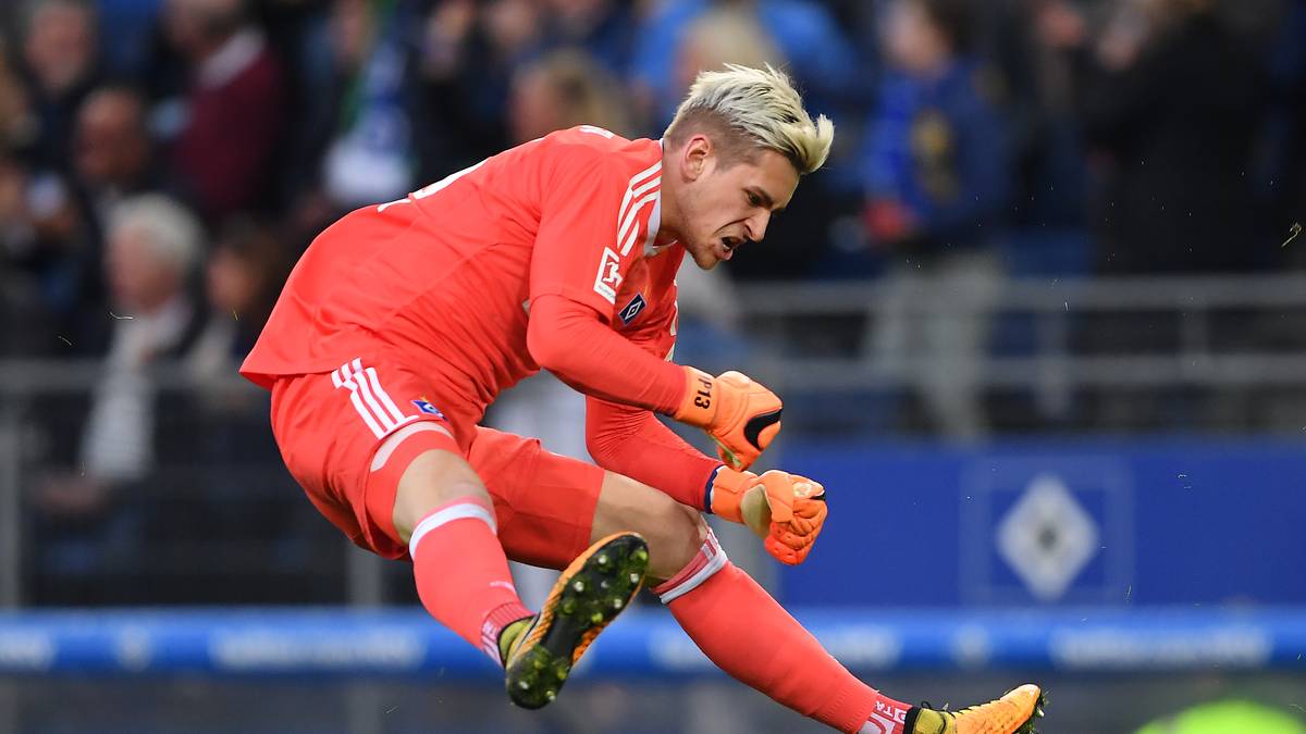 Für die angestrebte Last-Minute-Rettung dient dem HSV (im Bild: Pollersbeck) die Mönchengladbacher Borussia als Vorbild, die sich in der Saison 2010/11 in der Relegation rettete. Die Borussia holte damals vom 29. Spieltag an 13 Zähler aus den letzten sechs Spielen. SPORT1-Prognose: Der HSV schafft den Sprung auf Platz 16 und spielt zum dritten Mal in den vergangenen vier Jahren die Relegation