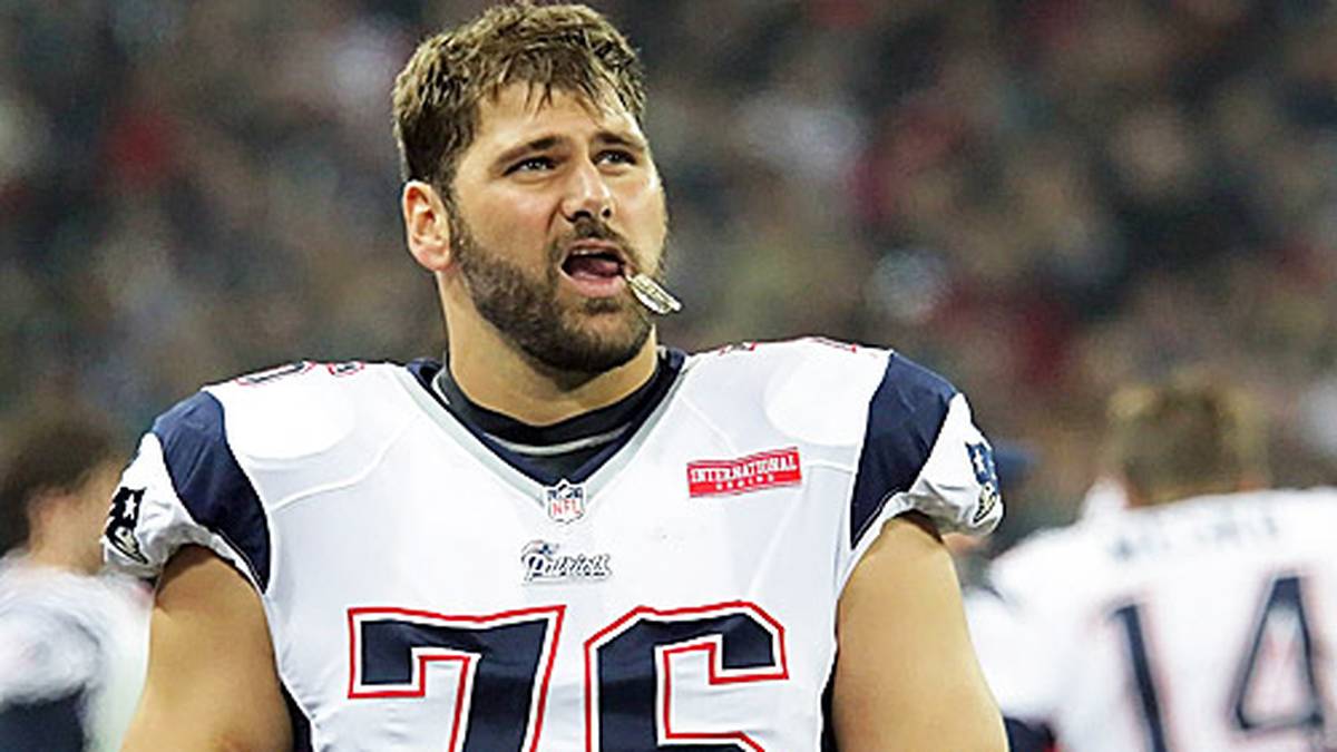 Absoluter Topverdiener unter den deutschen NFL-Profis war SEBASTIAN VOLLMER. Der Offensive Tackle spielte zwischen 2009 und 2017 acht Jahre lang für die New England Patriots und gewann 2015 sowie 2017 den Super Bowl. Der Erfolg schlug sich natürlich auch auf dem Konto nieder