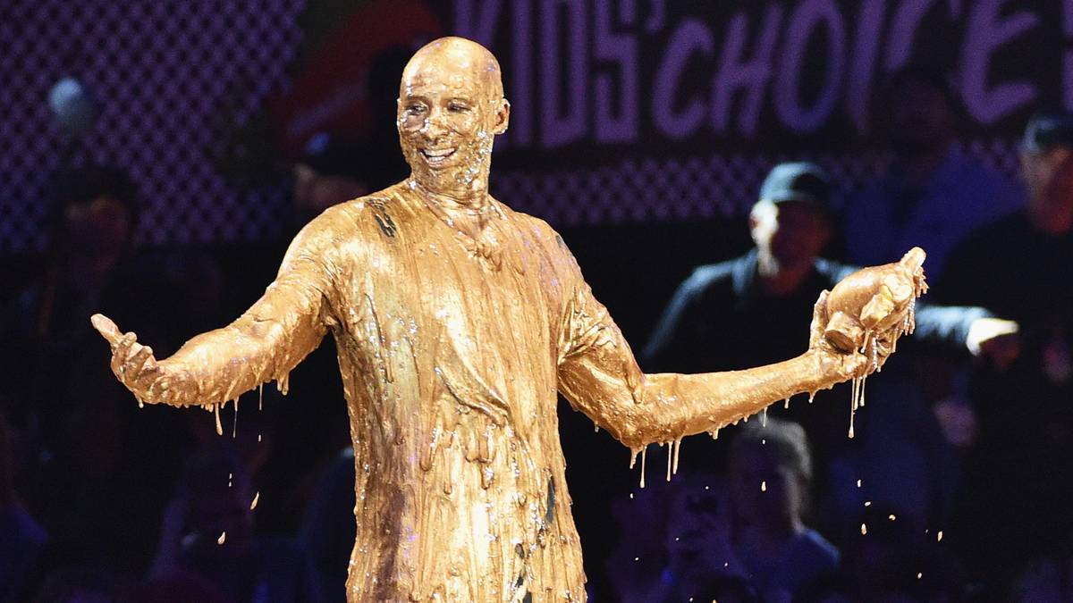 PLATZ 6 - KOBE BRYANT (770 Millionen Dollar): Kobe Bryants Karriere endete im April. In den letzten sechs Saisons führte Bryant mit seinem Gehalt die Liga an. Insgesamt 770 Millionen Dollar kassierte Bryant bislang. 2010 lag der ehemalige Lakers-Star in der jährlichen Forbes-Rangliste auf Rang drei