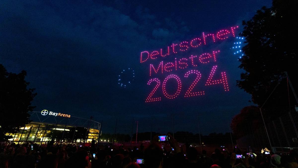 600 helle Lichter: Drohnenshow für Meister Leverkusen