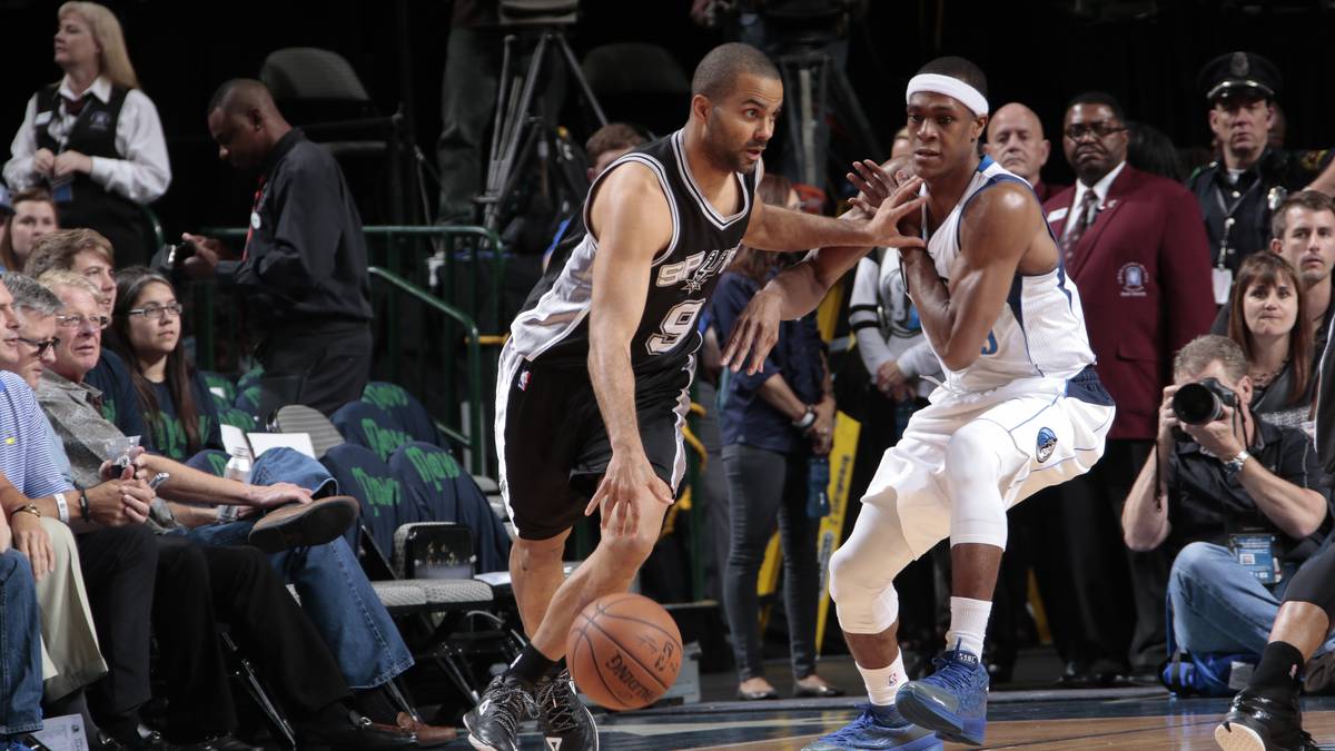 Rajon Rondo (r.) hat zwar offensiv nach wie vor Probleme, macht aber zumindest Tony Parker das Leben schwer