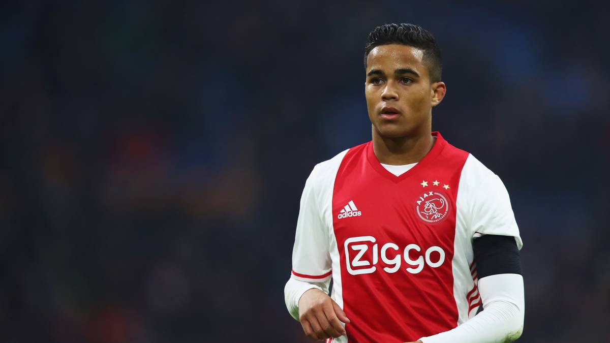 JUSTIN KLUIVERT (NED, 18 - Ajax Amsterdam): Der Sohn von Niederlande-Rekordtorjäger Patrick Kluivert erzielte im Spiel gegen Roda Kerkrade den ersten Hattrick seiner Profikarriere und kommt mit gerade einmal 18 Jahren bereits auf fast 30 Einsätze im niederländischen Oberhaus
