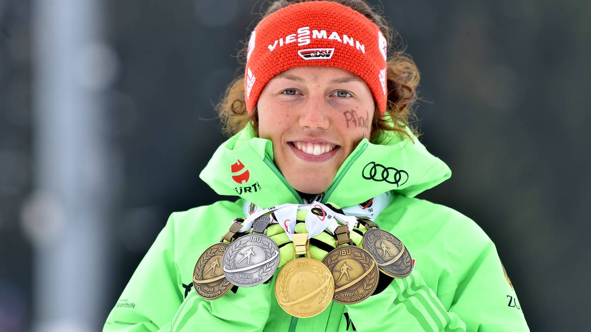 Am Holmenkollen räumt sie den kompletten Medaillensatz ab: Gold in der Verfolgung, Silber im Massenstart und Bronze im Sprint, im Einzel und mit der Staffel