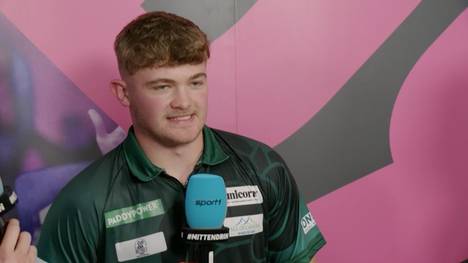 Charlie Manby gewinnt sein Debüt im Ally Pally gegen Cameron Menzies und spricht im Interview mit SPORT1 über den Schlüsselmoment.