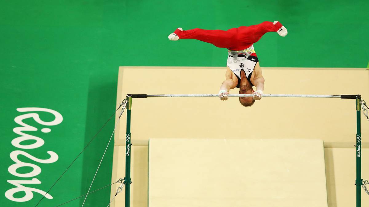Nach Bronze in Peking und Silber in London wandert aus Rio schließlich Gold in seinen Medaillenschrank. Sogar das Reck ließ er sich nach Deutschland schicken