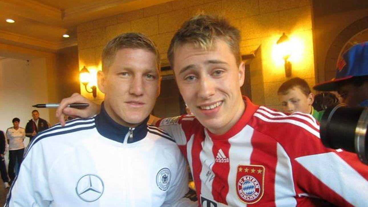 Große Geste von Schweinsteiger