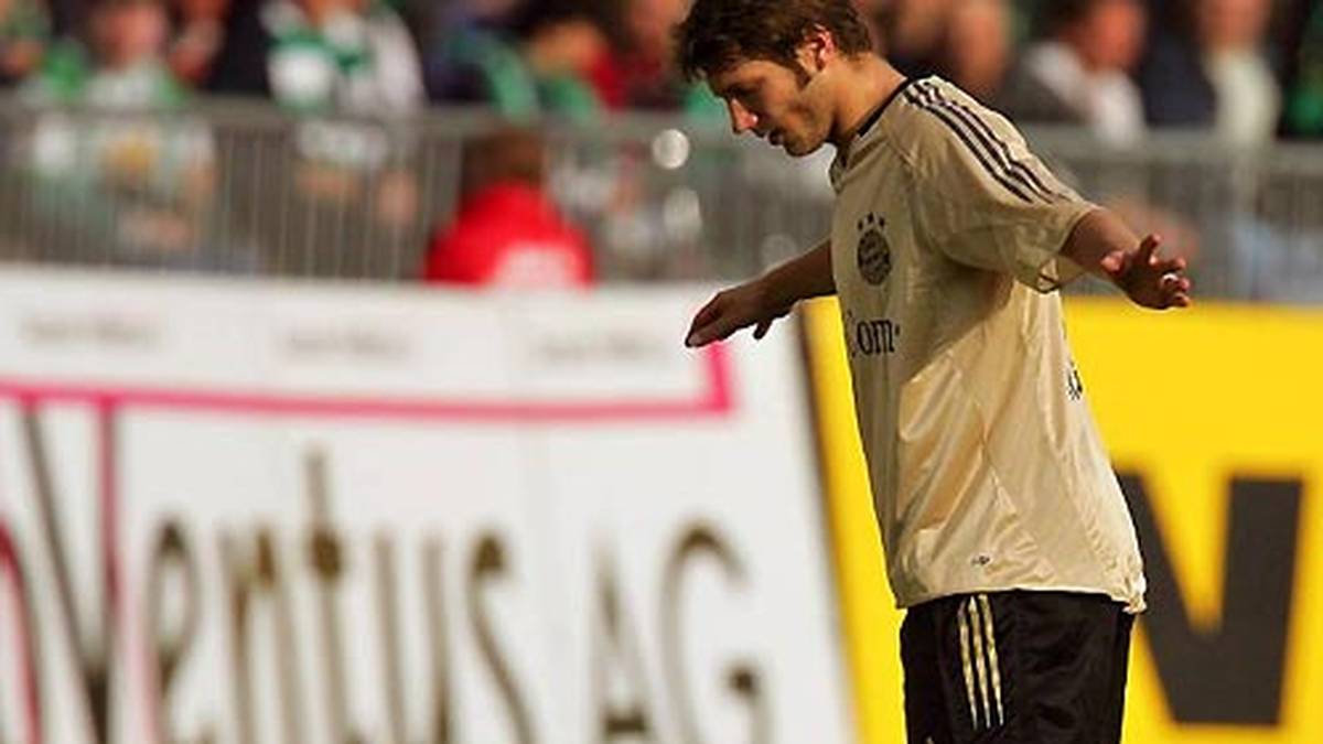 Im Sommer 2004 erklimmt Frings dann die nächste Stufe auf der Karriereleiter. Er wechselt zum Deutschen Rekordmeister FC Bayern München
