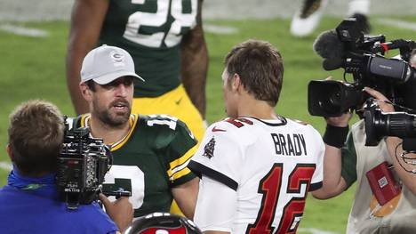 Aaron Rodgers (l.) wird Showmaster bei Jeopardy