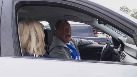 Geisterderby im Autokino: In Recklinghausen hatten BVB- und Schalke-Fans die Möglichkeit, das Duell der Pottklubs in stimmungsvoller Atmosphäre zu verfolgen. SPORT1 hat das Ganze begleitet und die Emotionen eingefangen.