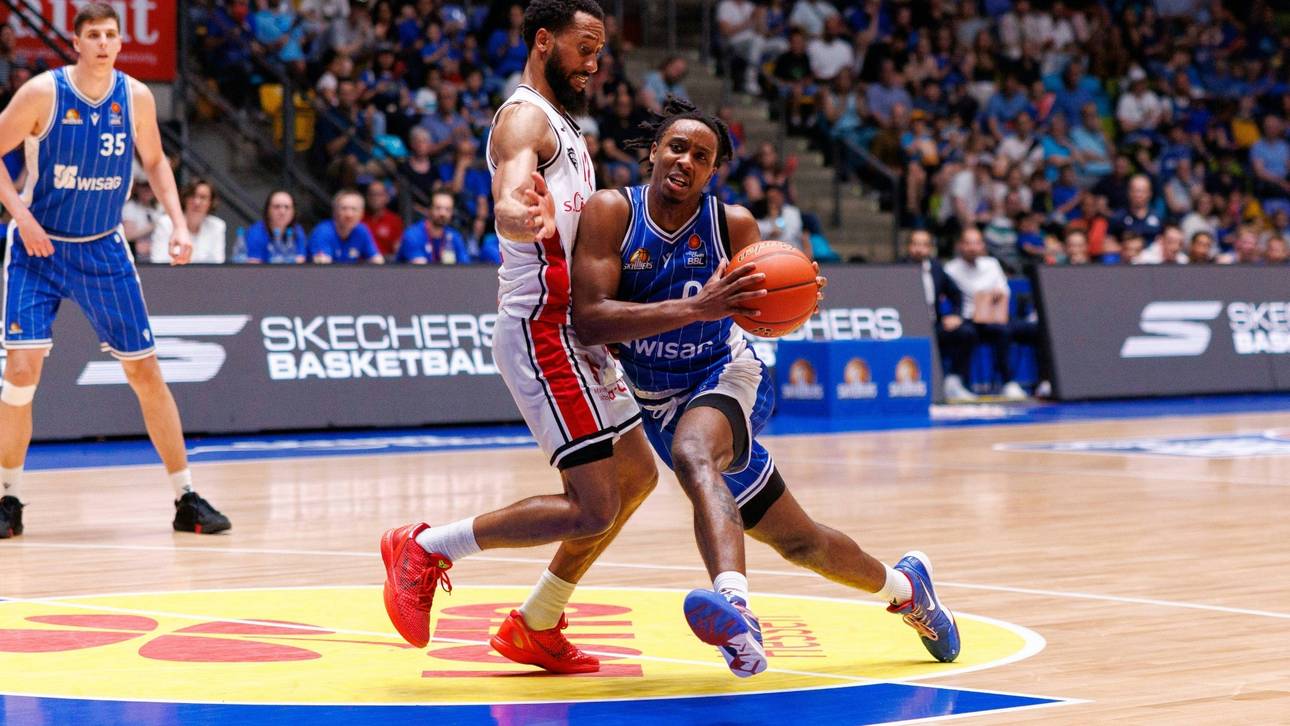 Würzburg festigt Rang drei