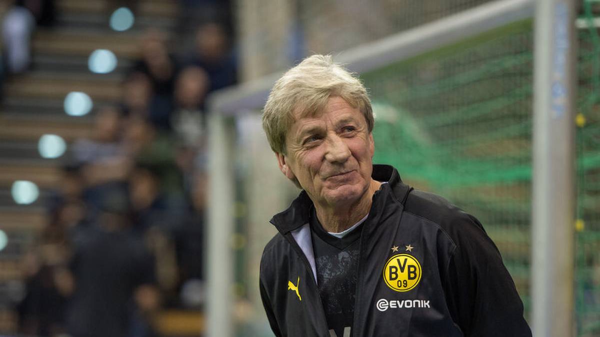 Mill wird 1996 Manager bei Fortuna Düsseldorf, muss aber nach nur einer Saison wieder gehen. Gründet und leitet danach die Fußballschule "Kidsactive". 