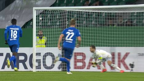 Zwei Slapstick-Tore ebnen dem VfL Wolfsburg den Weg ins Viertelfinale des DFB-Pokals. Bei der TSG Hoffenheim patzt vor allem DFB-Keeper Oliver Baumann folgenschwer.