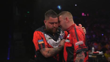 Michael Smith und Nathan Aspinall spielen den letzten Playoff-Platz der Premier League of Darts aus. Beide wollen sich den begehrten Platz sicher und nächste Woche in London um den Titel spielen.