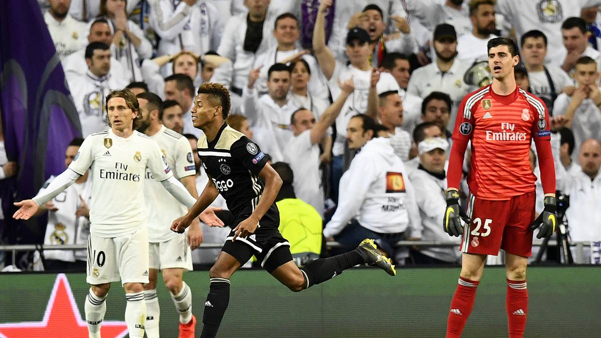 As (Spanien): "Vier Monate der Trauer. Madrid schließt die Saison mit einer donnernden Niederlage gegen Ajax ab. Es war eine Katastrophe auf beiden Seiten. Zwei Bälle landeten am Aluminium. Lucas Vazquez und Vinicius verletzten sich. Madrid beschließt eine finstere Saison mit einer der Niederlagen, die im Gedächtnis bleiben werden"