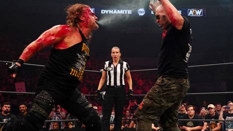 Das Match zwischen Chris Jericho (l.) und Nick Gage bei Dynamite bringt AEW Ärger ein