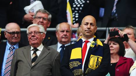 Premier League: Arsenal-Boss Ivan Gazidis  wechselt zum AC Mailand, Klub-Boss Ivan Gazidis (rechts) verlässt den FC Arsenal