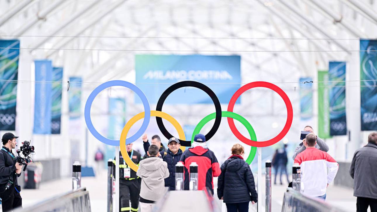 Im Olympia-Fanshop gibt es Shirts von den Olympischen Spielen 1936 zu kaufen