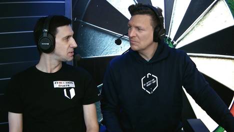 In dem Halbfinal-Match zwischen Luke Humphries und James Wade sah es so aus als würde Humphries das Leg gewinnen, doch es kam ganz anders. Auch die Sport1 - Kommentatoren waren überrascht. 