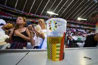 Die Interessengemeinschaft organisierter Fußballfans kritisiert neben den hohen Preisen für Bier auch die verschärften Sicherheitsmaßnahmen.