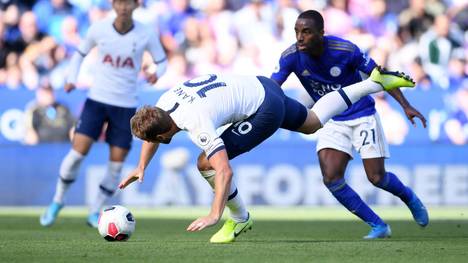 Ein Tor des Willens: Harry Kane trifft im Fallen zur Führung für Tottenham Hotspur