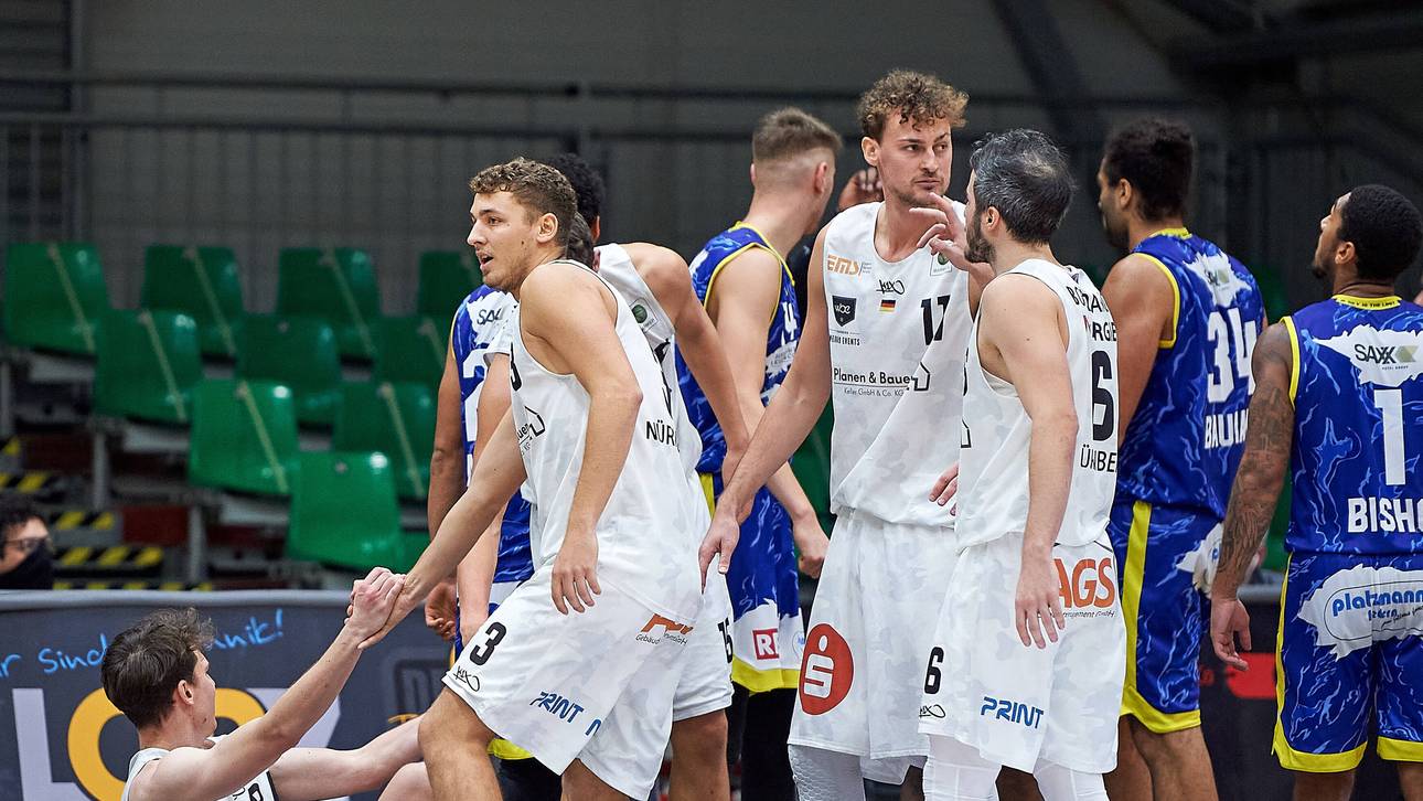 Wie der Basketball zur Farce wird