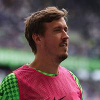 Seit rund vier Monaten ist Max Kruse vereinslos, seine Fußballschuhe will der 35-Jährige jedoch noch nicht an den Nagel hängen. Stattdessen kämpft der Stürmer um einen neuen Verein.  