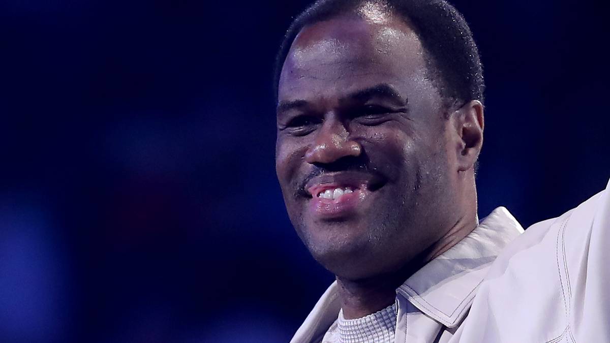 Nach seiner Basketball-Karriere machte sich Robinson selbstständig. Er gründete die Privatschule "George Washington Carver Academy" und ist Co-Gründer der Fonds-Gesellschaft "Admiral Capital Group". Mit seiner Frau Valerie hat er drei Söhne - einer davon spielte College Football für Notre Dame