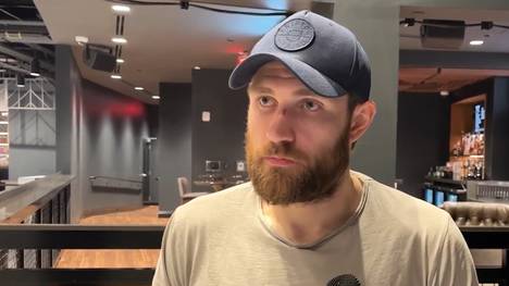 Leon Draisaitl spricht im Interview über die heftige Abreibung in Spiel 3 gegen die Panthers und wie man daraus Kraft für die kommenden Aufgaben ziehen will.