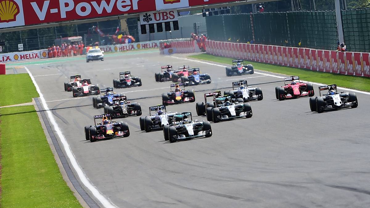 STARTS AUS REIHE EINS: Neben 83 Pole Positions startete Hamilton 49 Mal von Startplatz zwei. Das bedeutet: Bei 57,7 Prozent seiner Starts ging Hamilton aus Reihe eins ins Rennen