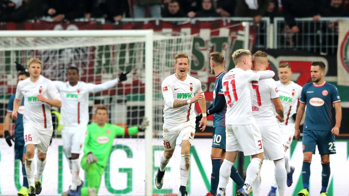 FC AUGSBURG (Platz 10): Das zweitschwächste Heim-Team der Bundesliga-Hinrunde konnte in der WWK-Arena nur einen einzigen Sieg einfahren. 13 eigenen Treffern stehen 16 kassierte Tore gegenüber. Zu viel. Immerhin knackt der FCA in diesem Ranking die Top-10. 3,47 Euro "kostet" ein Tor in Augsburg