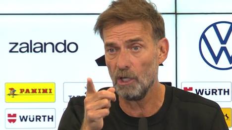 Jürgen Klopp wird auf seiner Antritts-PK als Bundestrainer gefragt, ob er in der deutschen Nationalmannschaft seinen Fußball durchdrücken möchte. Der 59-Jährige holt weit aus.