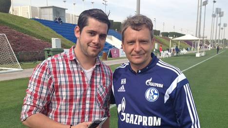 SPORT1-Reporter Christoph Lother (l.) traf Schalkes Horst Heldt zum Interview