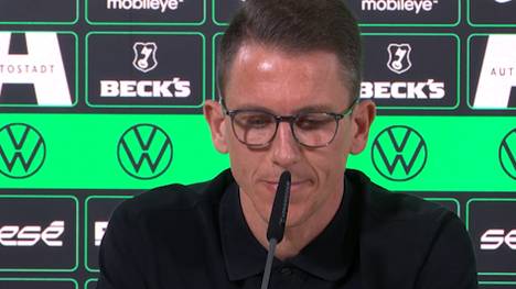 Daniel Bauer äußert sich nach der 1:2-Niederlage gegen den Hamburger SV zu seiner Zukunft. Die Wölfe stehen auf dem 17. Tabellenplatz und sind akut abstiegsbedroht.