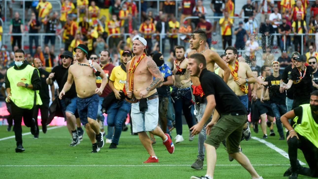 Lens nach Platzsturm abgestraft