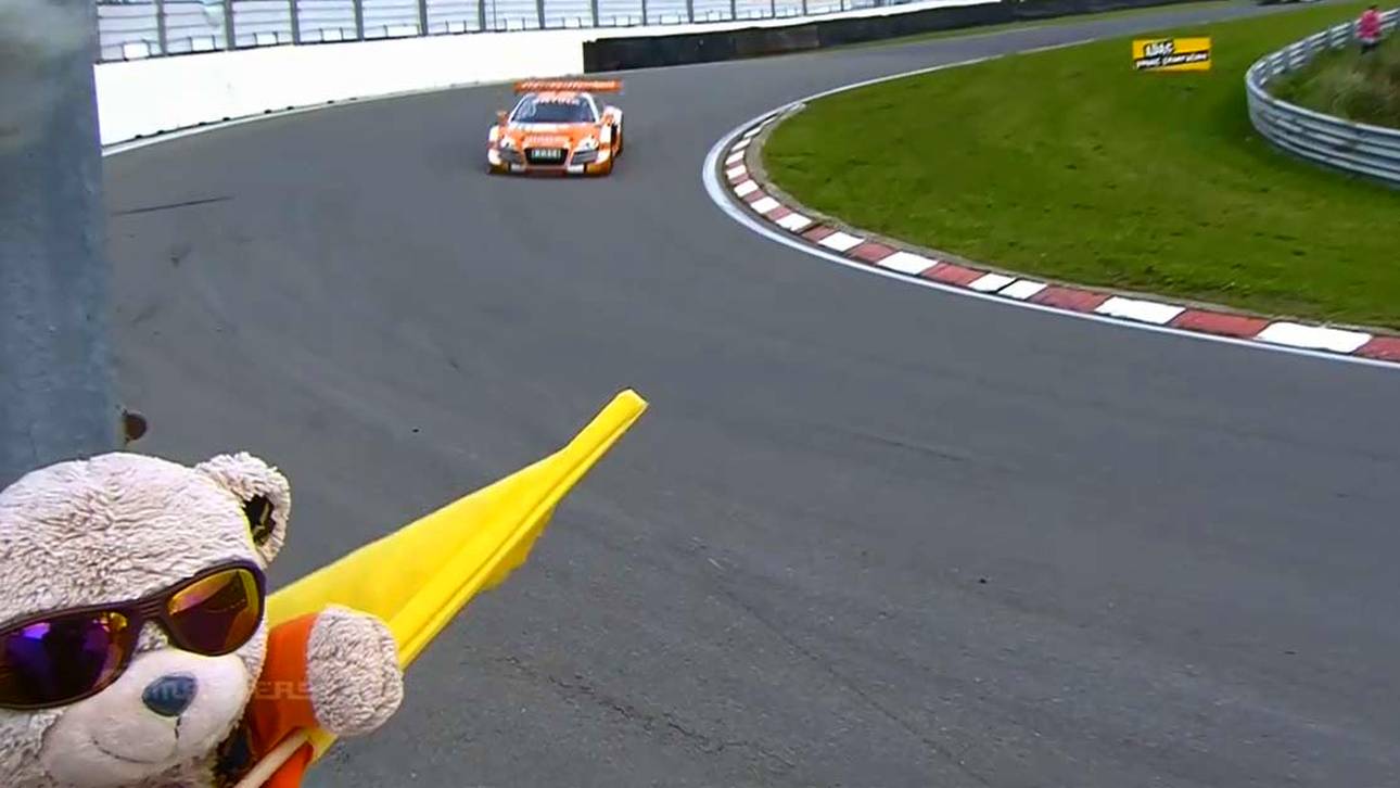 Ein Teddybär am Streckenrand in Zandvoort