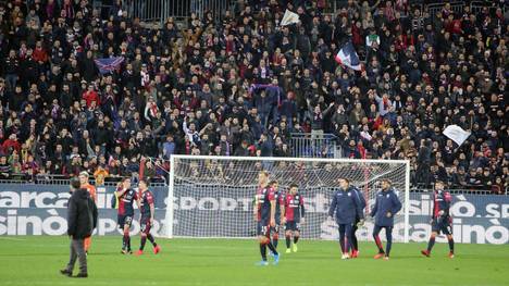 Drei Anhänger von Cagliari Calcio wurden mit einem lebenslangen Stadionverbot belegt