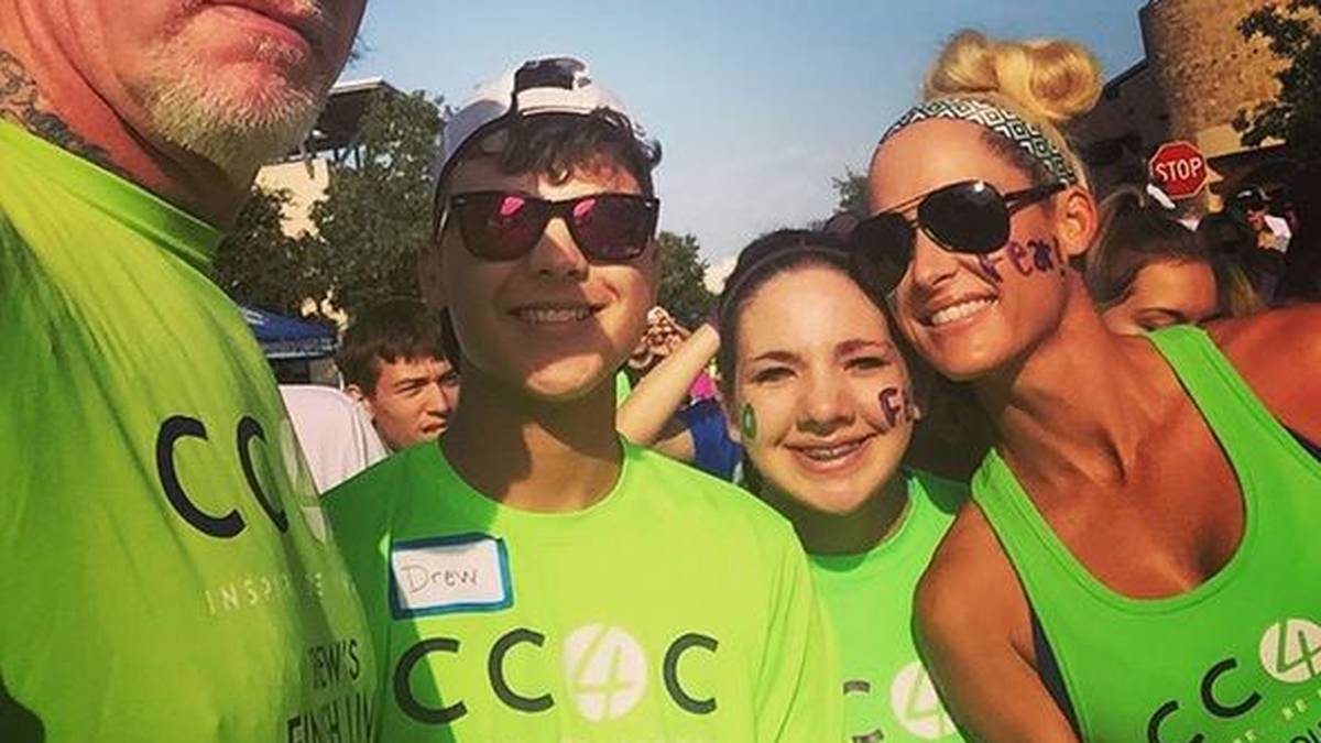 ... und als Grund, warum die mythisch umrankte und sonst eher medienscheue Ringlegende inzwischen auch mal ein Selfie schießt