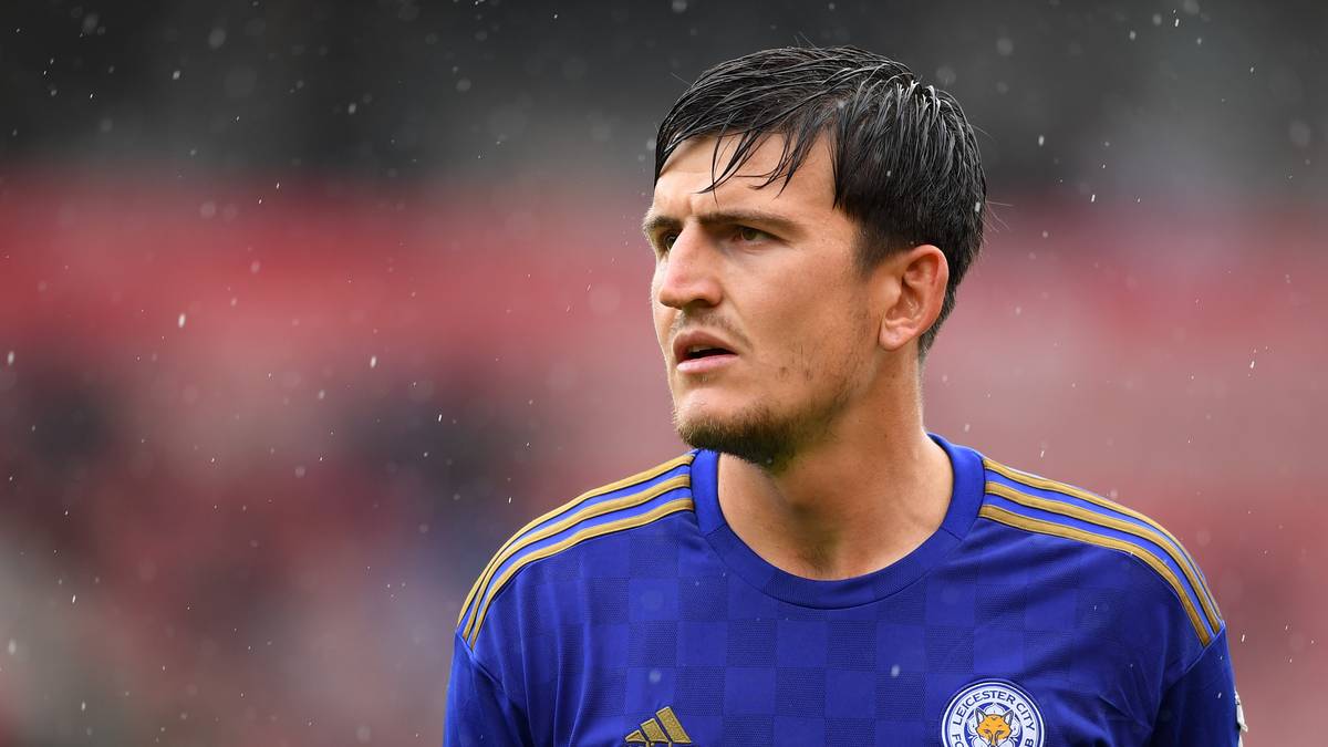 HARRY MAGUIRE (Leicester City): Niemand Geringeres als Leicesters Abwehrchef Maguire ist das große Objekt der Begierde. Laut "Sun" soll ManUnited 67 Millionen Euro sofort und weitere 22 Millionen Euro an Boni an die Foxes bezahlen - neuer Rekord für einen Verteidiger