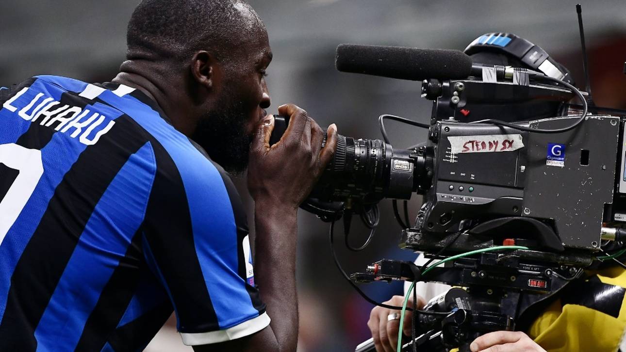 TV-Rechte: Vier Bewerber um Serie A