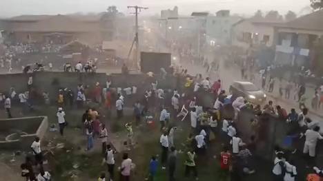 In Guinea kam es nach einem Fußballspiel zu einer Massenpanik, bei der zahlreiche Menschen ums Leben kamen