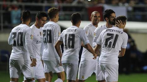 Denis Cheryshev (r.) bringt Real Madrid früh in Führung