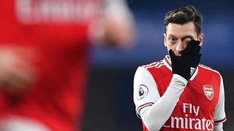 Der 31-Jährige hatte sich zuletzt Hoffnungen machen dürfen, doch am Ende stand Mesut Özil nicht im Arsenal-Kader beim Premier-League-Auftakt beim FC Fulham. 